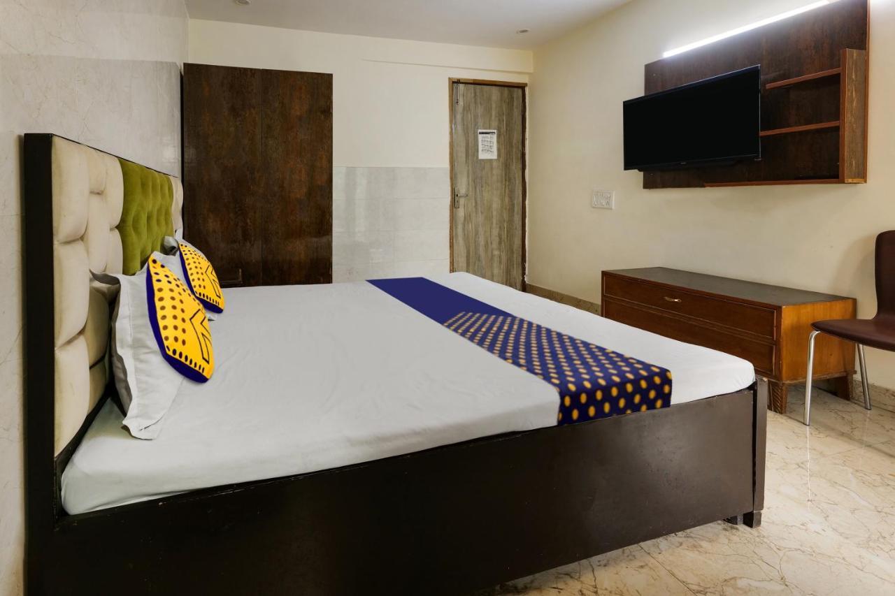 Oyo Flagship 81486 Hotel Mahalaxmi Guesthouse Neu-Delhi Exterior foto