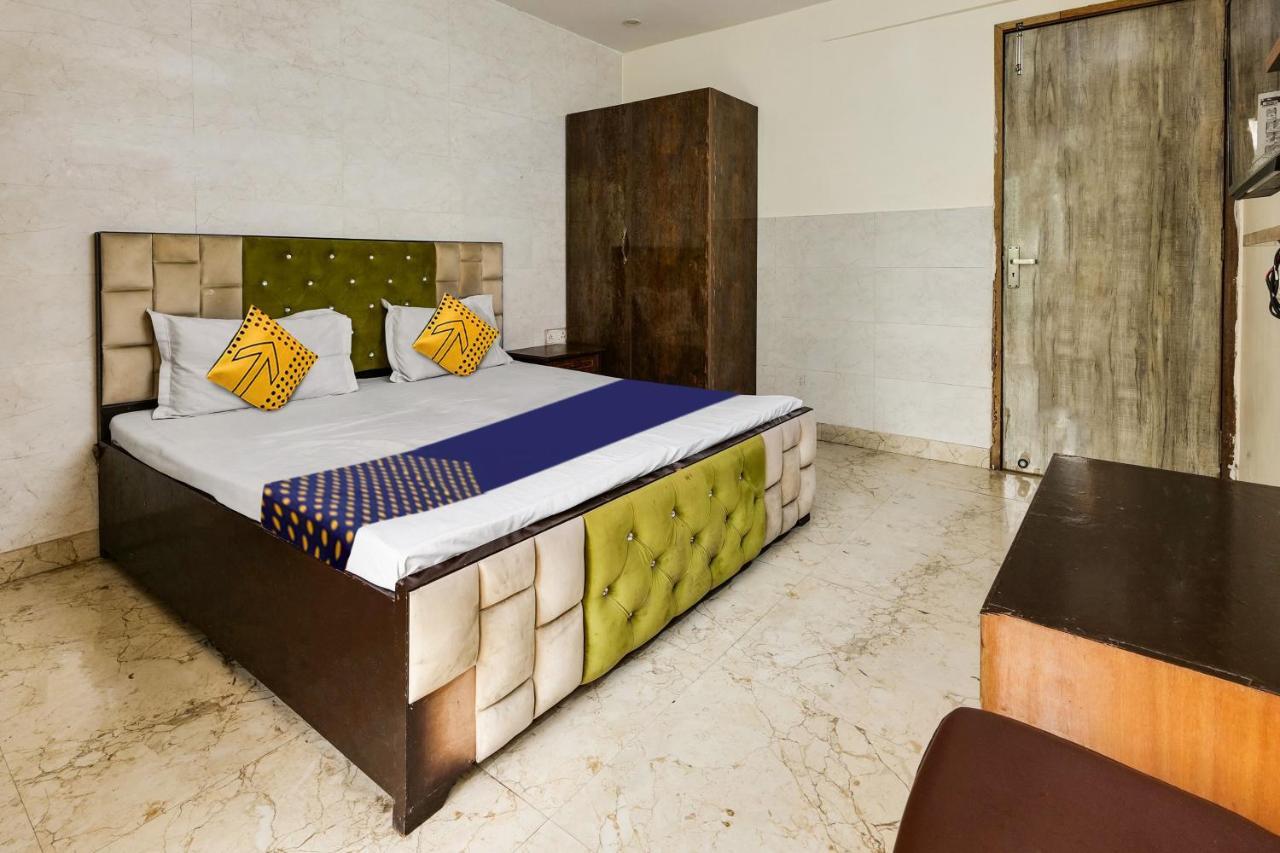 Oyo Flagship 81486 Hotel Mahalaxmi Guesthouse Neu-Delhi Exterior foto