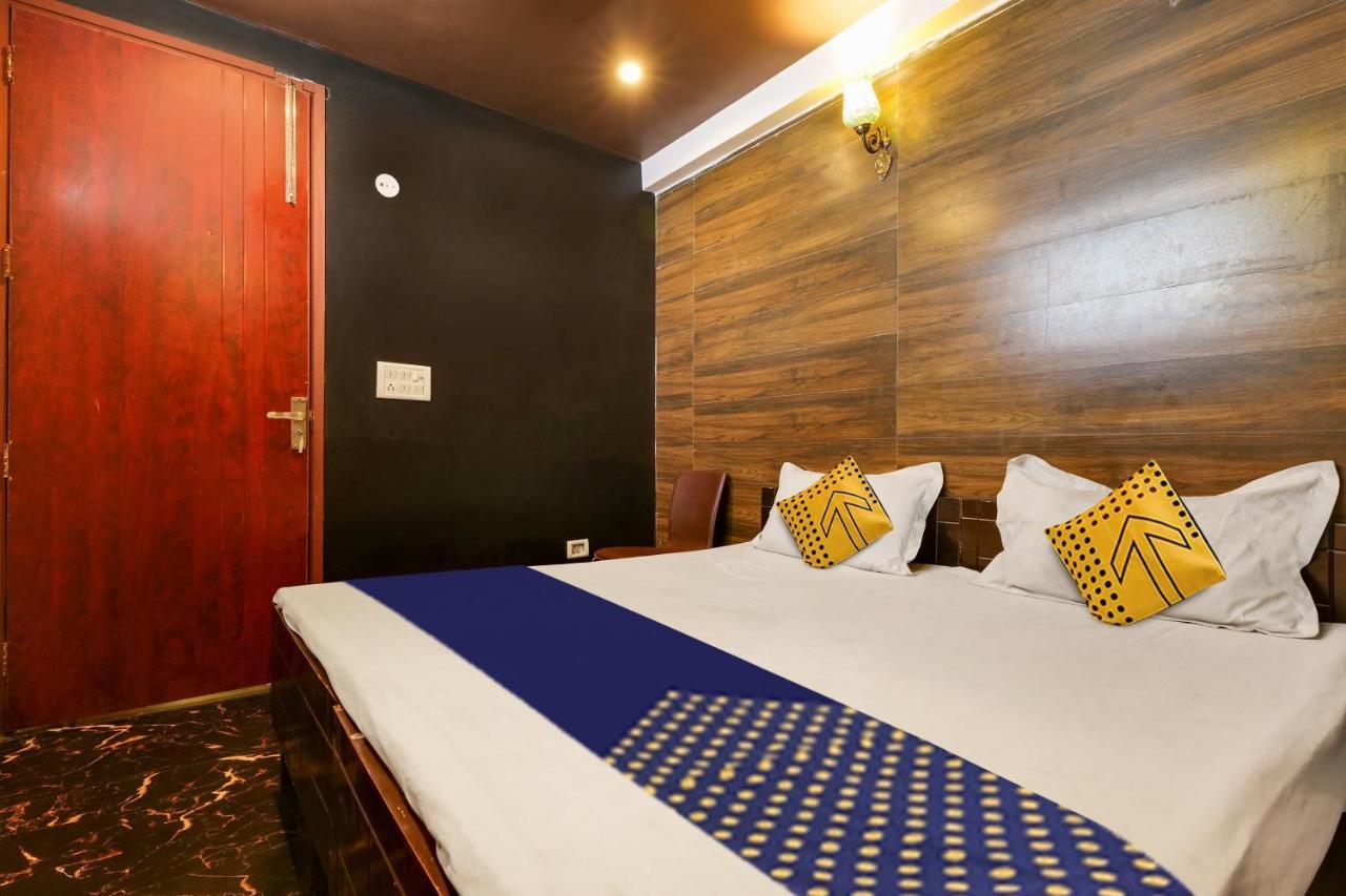 Oyo Flagship 81486 Hotel Mahalaxmi Guesthouse Neu-Delhi Exterior foto
