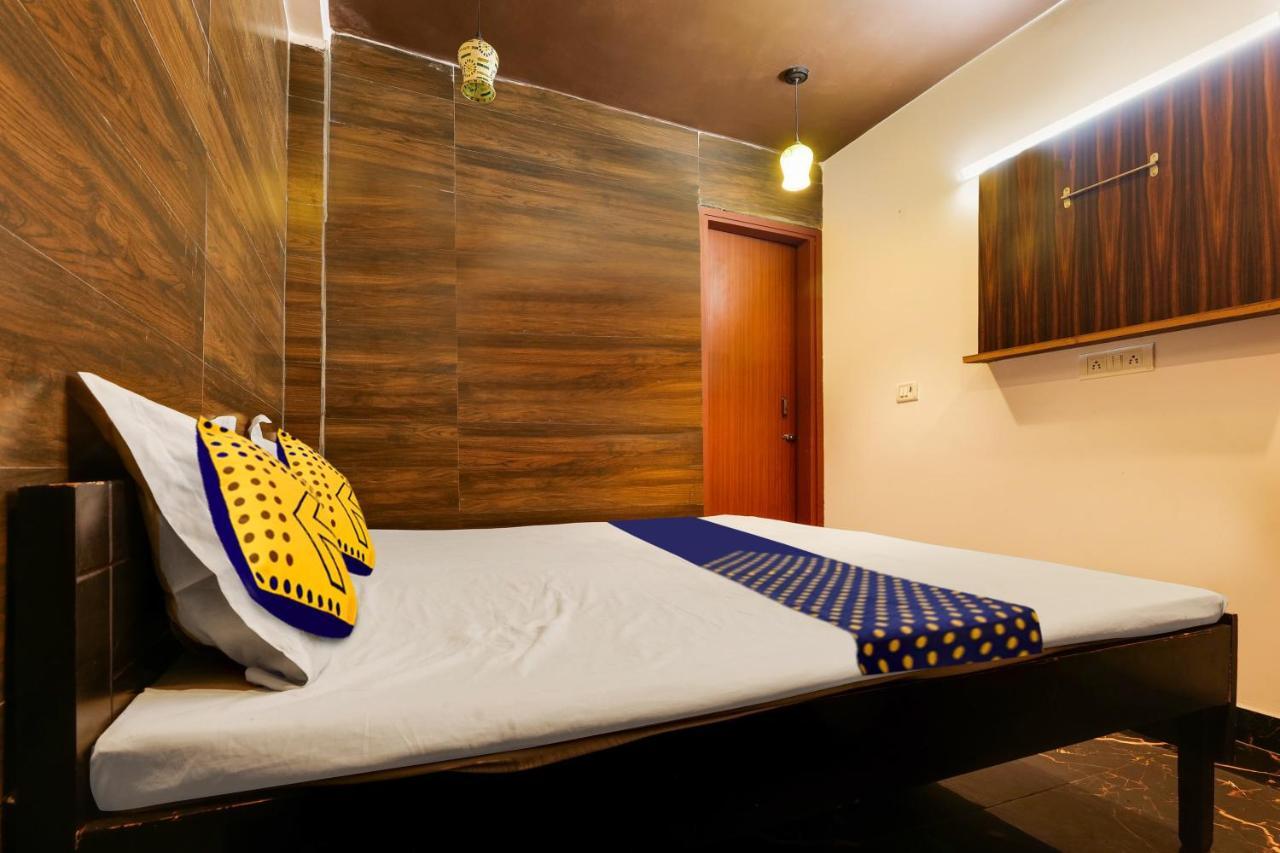 Oyo Flagship 81486 Hotel Mahalaxmi Guesthouse Neu-Delhi Exterior foto