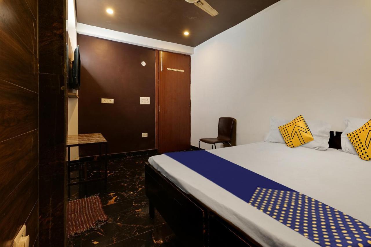 Oyo Flagship 81486 Hotel Mahalaxmi Guesthouse Neu-Delhi Exterior foto